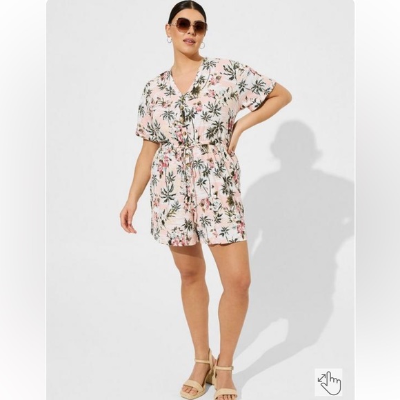 Rayon Slub Button Front Romper - Tropic Palm Trees - Torrid size 00 (equals 10) - Picture 2 of 9